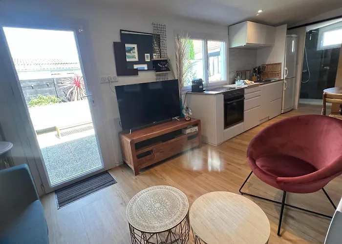 Holiday home Maison Benoit Avec Terrasse Et Jardin - Parking Gratuit